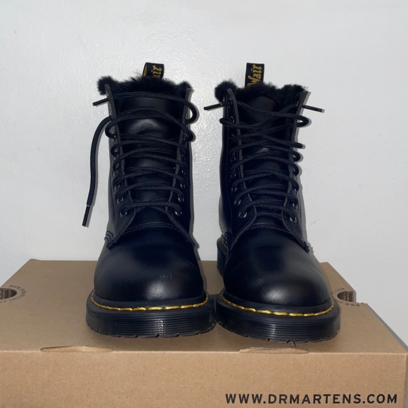 Dr. Martens black boots with fur size eu 37 - Picture 1 of 6